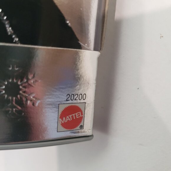 1998 Holiday Barbie #20200 NIB - NRFB New in Box Special Edition - Picture 4 of 9